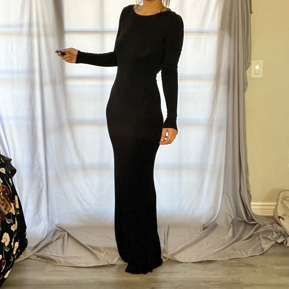 Small, Long sleeve, low back, black, maxi dress.